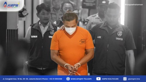Eks Kernet Bus Jadi Dokter Club Bola